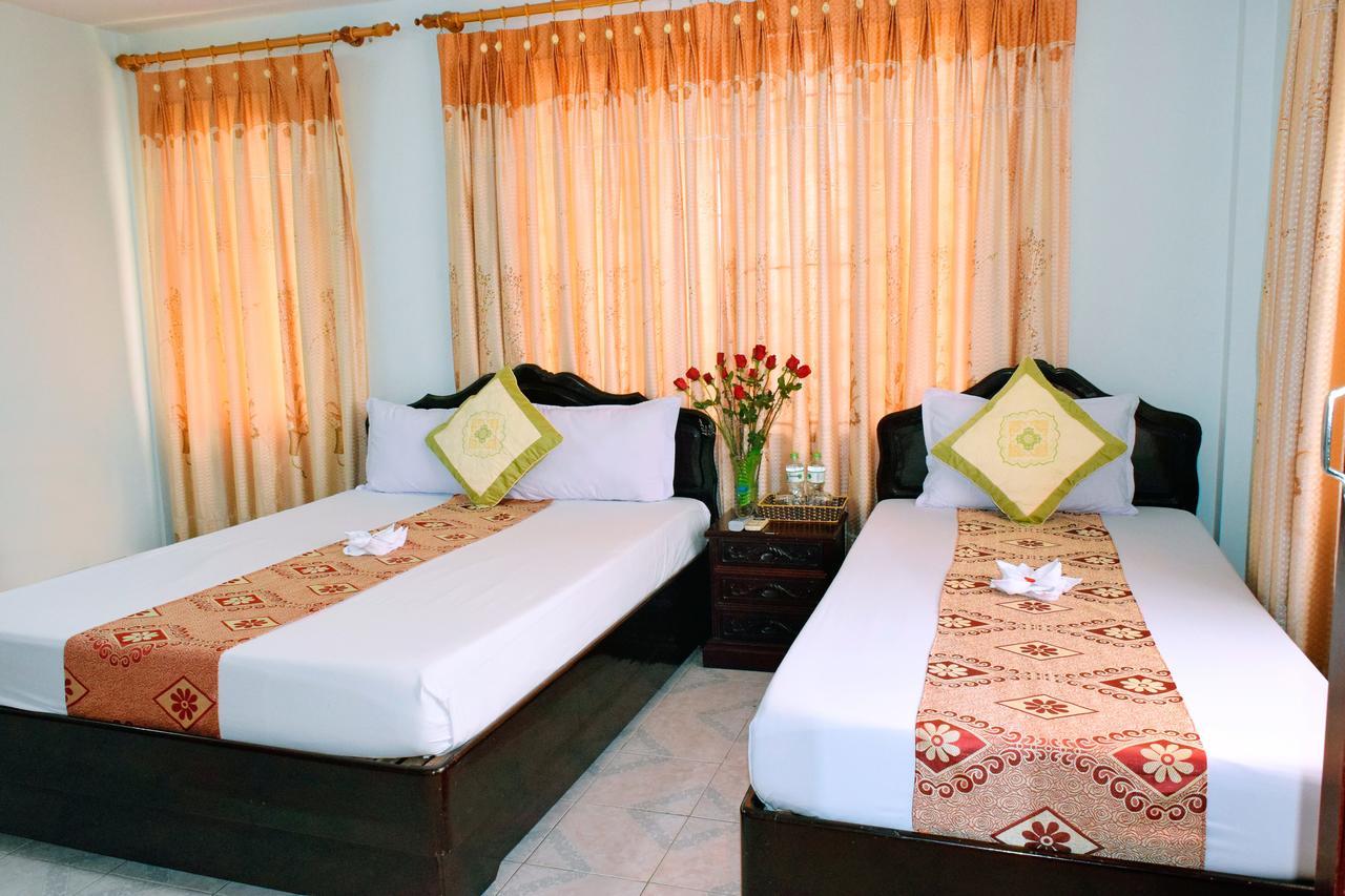 Nhat Le Hotel Hue Exterior photo